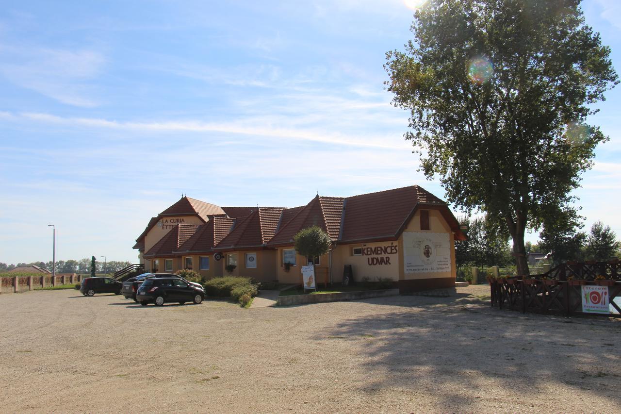Bed and Breakfast La Curia Panzió Dunaszeg Exterior foto